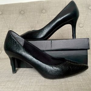 Rockport Totalmotion Size 8 Pumps